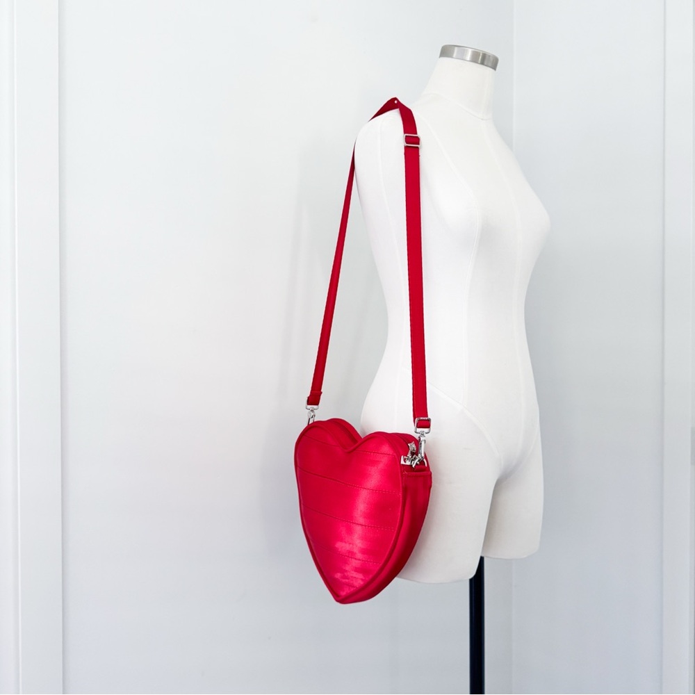 HARVEYS Heart Shaped Bag Red - Picture 2 of 13
